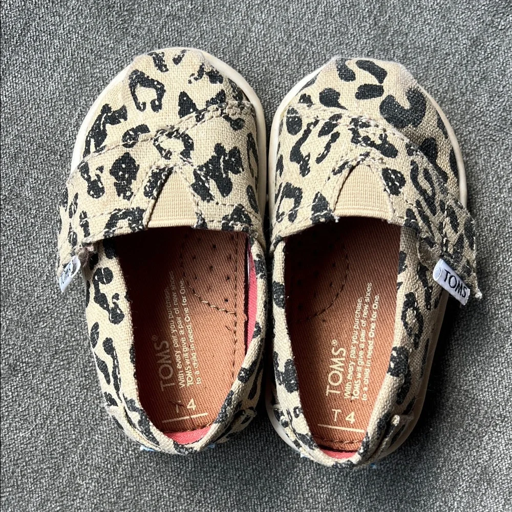 TOMS Alpargata Classic Toddler Shoe - 4  leopard print - Picture 2 of 5